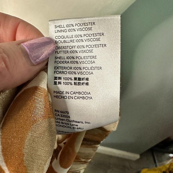 Urban Outfitters Semi Sheer Cropped Blouse Size Small NWT - Picture 10 of 10